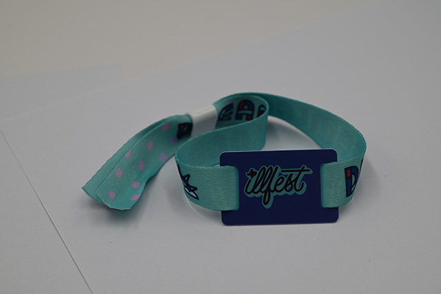 一款環(huán)保、時(shí)尚的智能卡—可視會(huì)員卡