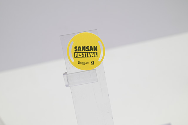 芯片卡的應(yīng)用可劃分為四個(gè)過(guò)程：制作、發(fā)行、使用、回收